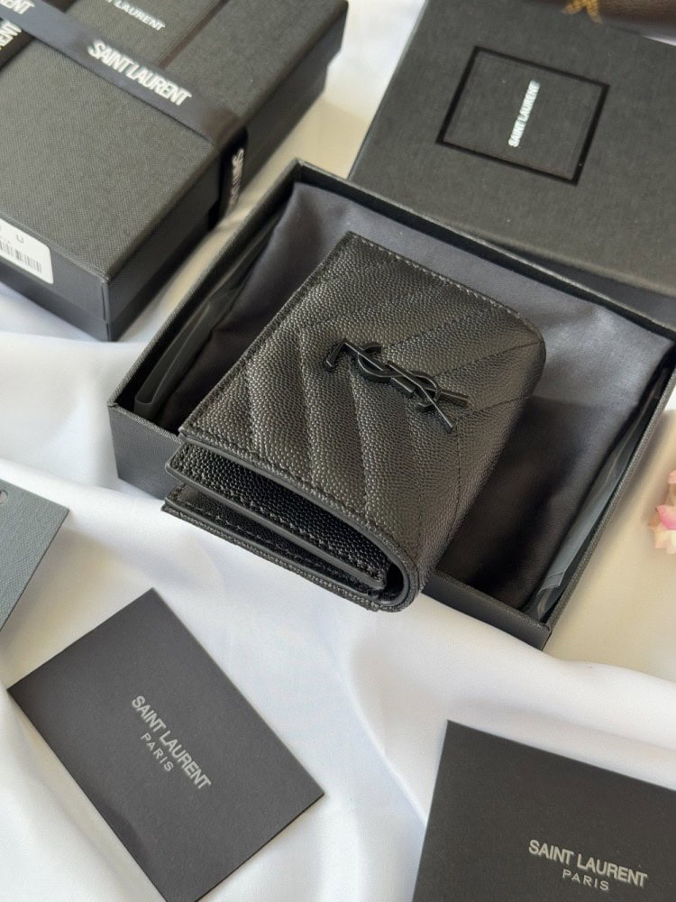 【AT10641】サンローランクラシックキャビアカーフショートウォレット - Saint Laurent Classic Caviar Calf Short Wallet | Saint Laurent Paris