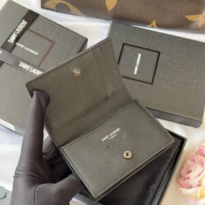 【AT10641】サンローランクラシックキャビアカーフショートウォレット - Saint Laurent Classic Caviar Calf Short Wallet | Saint Laurent Paris