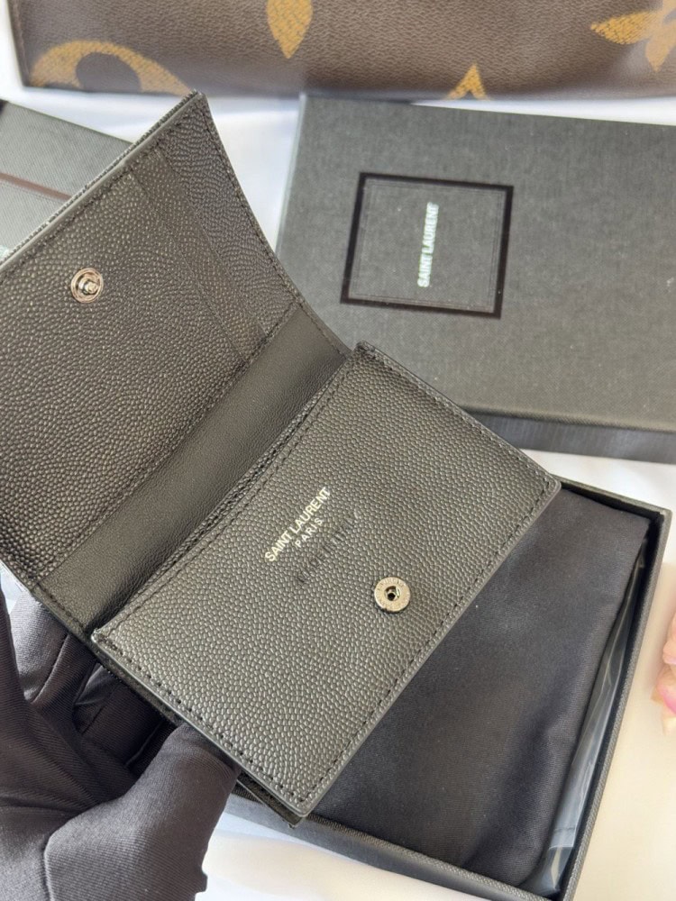 【AT10641】サンローランクラシックキャビアカーフショートウォレット - Saint Laurent Classic Caviar Calf Short Wallet | Saint Laurent Paris