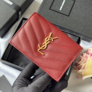 【AT10643】サンローランYSLキャビアエンボスミニ財布 - 質感と格調のクラシックワインレッド | YSL