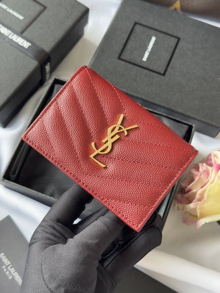 【AT10643】サンローランYSLキャビアエンボスミニ財布 - 質感と格調のクラシックワインレッド | YSL
