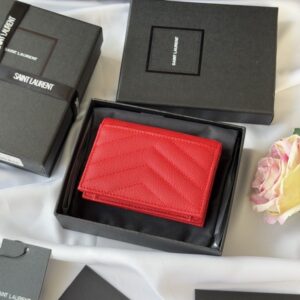 【AT10645】Saint Laurent（イブサンローラン）の魚の鱗模様短財布、高級美学の究極の表現 | Saint Laurent Paris