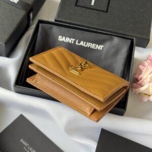 【AT10646】サンローラン エンボス加工入りショートウォレット - 豪華な高級感と実用的な収納力を兼ね備えたアイテム | Saint Laurent Paris