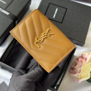【AT10646】サンローラン エンボス加工入りショートウォレット - 豪華な高級感と実用的な収納力を兼ね備えたアイテム | Saint Laurent Paris