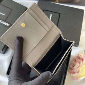 【AT10647】Saint Laurent サンローラン キャビア柄レザーショートウォレット | Saint Laurent Paris