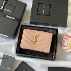【AT10649】サン・ローランのキャビアスキンショートウォレット、エレガントなアプリコットカラーデザイン | YSL