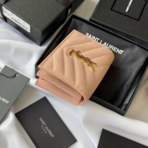 【AT10649】サン・ローランのキャビアスキンショートウォレット、エレガントなアプリコットカラーデザイン | YSL