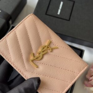 【AT10649】サン・ローランのキャビアスキンショートウォレット、エレガントなアプリコットカラーデザイン | YSL