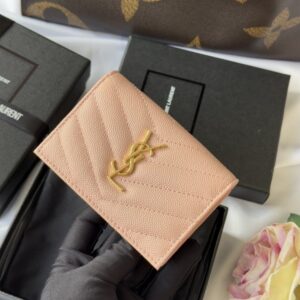【AT10649】サン・ローランのキャビアスキンショートウォレット、エレガントなアプリコットカラーデザイン | YSL