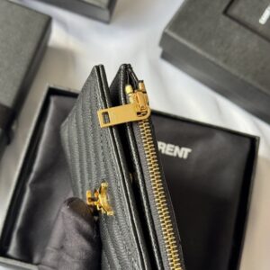 【AT10651】Saint Laurent サン ローラン Classic クラシック キャビアスキン ウォレット | Saint Laurent