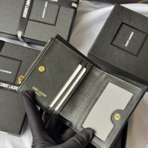 【AT10651】Saint Laurent サン ローラン Classic クラシック キャビアスキン ウォレット | Saint Laurent