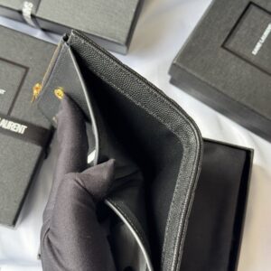 【AT10651】Saint Laurent サン ローラン Classic クラシック キャビアスキン ウォレット | Saint Laurent