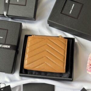 【AT10652】Saint Laurentのクラシックカードケース - 優雅な牛革素材と上質なデザイン | YSL