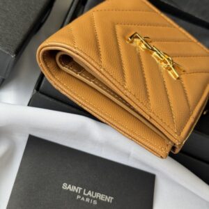 【AT10652】Saint Laurentのクラシックカードケース - 優雅な牛革素材と上質なデザイン | YSL