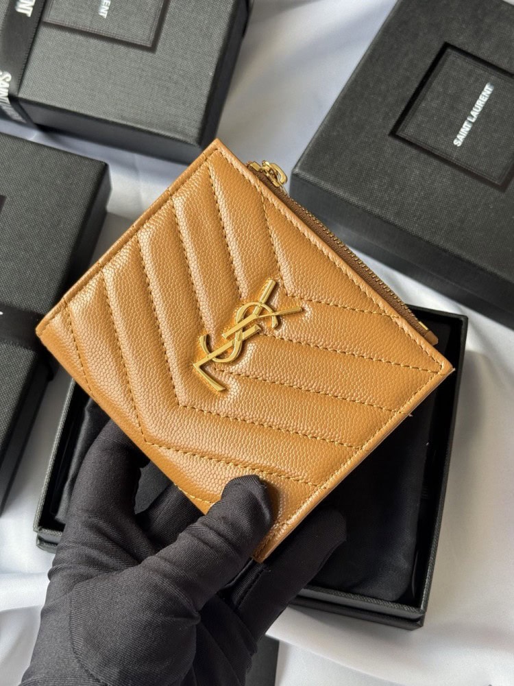 【AT10652】Saint Laurentのクラシックカードケース - 優雅な牛革素材と上質なデザイン | YSL