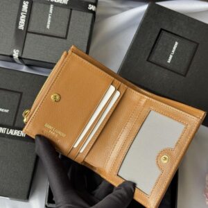 【AT10652】Saint Laurentのクラシックカードケース - 優雅な牛革素材と上質なデザイン | YSL