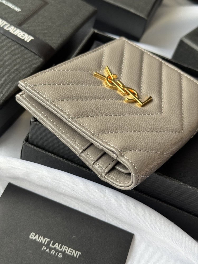 【AT10656】サンローラン(Saint Laurent) クラシックシリーズ 財布 フィッシュスキン柄羊革カードケース 男性用 | Saint Laurent
