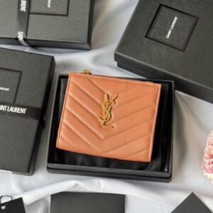 【AT10657】サンローランのラムレザーカードケース、控えめな贅沢なファッション魅力を演出 | Saint Laurent Paris