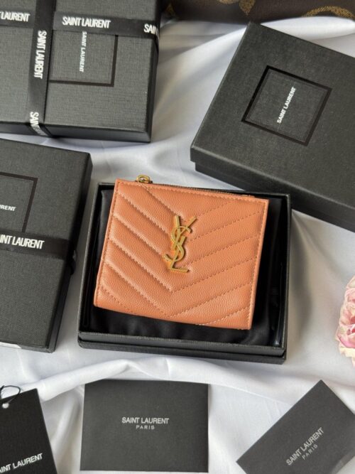 【AT10657】サンローランのラムレザーカードケース、控えめな贅沢なファッション魅力を演出 | Saint Laurent Paris