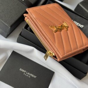【AT10657】サンローランのラムレザーカードケース、控えめな贅沢なファッション魅力を演出 | Saint Laurent Paris
