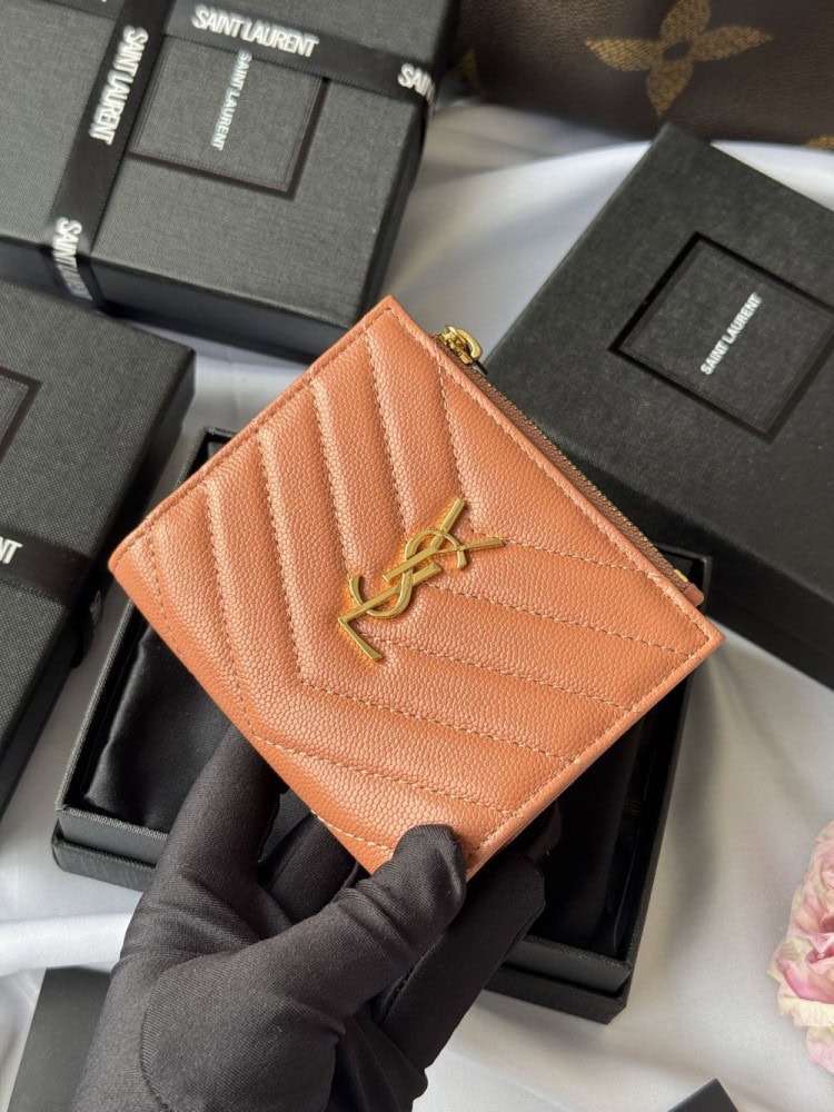 【AT10657】サンローランのラムレザーカードケース、控えめな贅沢なファッション魅力を演出 | Saint Laurent Paris