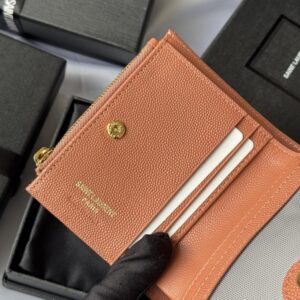【AT10657】サンローランのラムレザーカードケース、控えめな贅沢なファッション魅力を演出 | Saint Laurent Paris