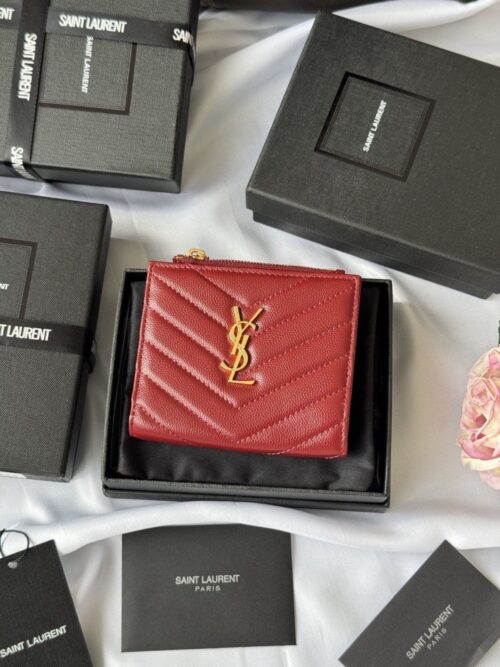 【AT10658】サンローランのクラシックな赤色牛革カードケース、優雅で実用的なアクセサリー | Yves Saint Laurent