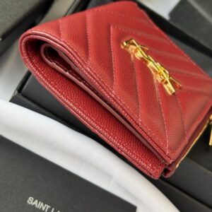 【AT10658】サンローランのクラシックな赤色牛革カードケース、優雅で実用的なアクセサリー | Yves Saint Laurent