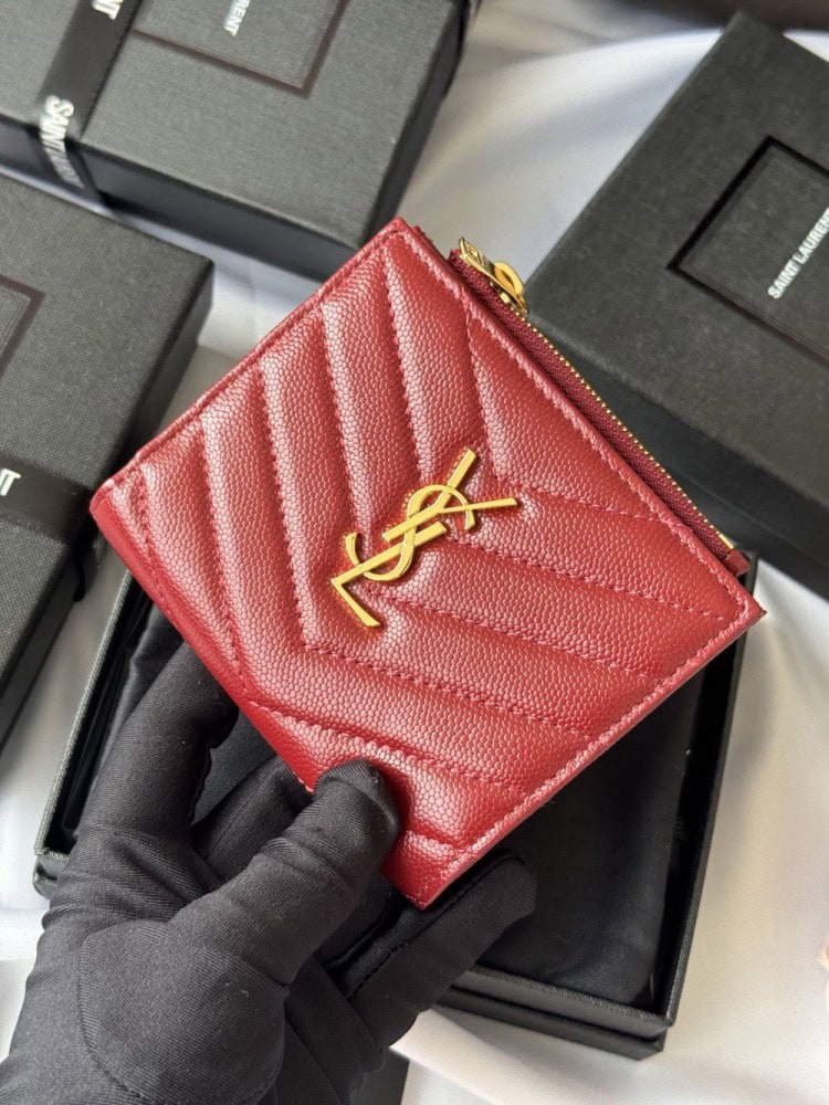 【AT10658】サンローランのクラシックな赤色牛革カードケース、優雅で実用的なアクセサリー | Yves Saint Laurent
