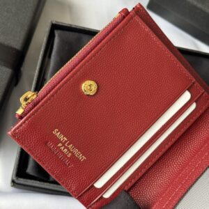 【AT10658】サンローランのクラシックな赤色牛革カードケース、優雅で実用的なアクセサリー | Yves Saint Laurent