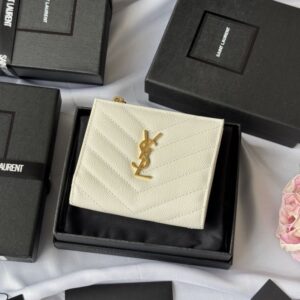 【AT10660】サンローランの優雅なエンボス加工カードケース、精巧なYSLメタルロゴ装飾付き | YSL