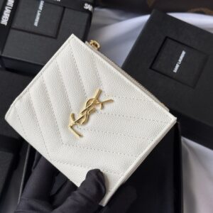 【AT10660】サンローランの優雅なエンボス加工カードケース、精巧なYSLメタルロゴ装飾付き | YSL
