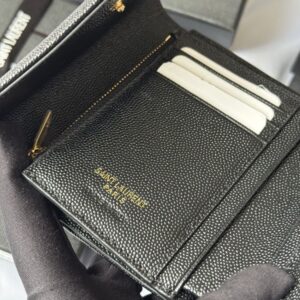 【AT10661】サンローランYSLシグネチャーウォレット - 高級感と実用性を兼ね備えた贅沢なレザーウォレット | Saint Laurent