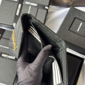 【AT10661】サンローランYSLシグネチャーウォレット - 高級感と実用性を兼ね備えた贅沢なレザーウォレット | Saint Laurent