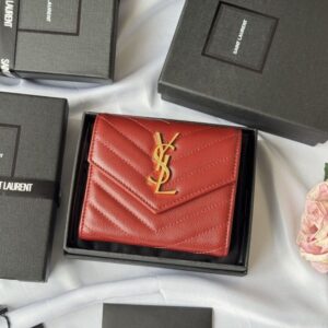 【AT10664】サンローランYSLクラシッククロコダイル柄三つ折り財布 ワインレッド 高級牛革素材 | Saint Laurent Paris