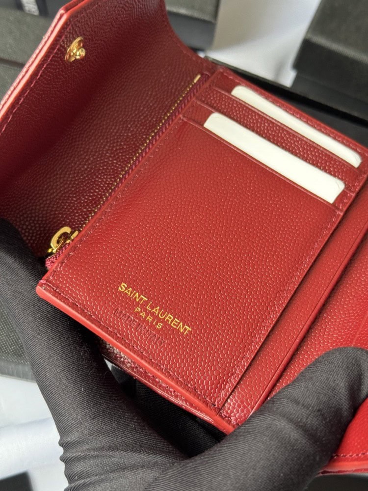 【AT10664】サンローランYSLクラシッククロコダイル柄三つ折り財布 ワインレッド 高級牛革素材 | Saint Laurent Paris