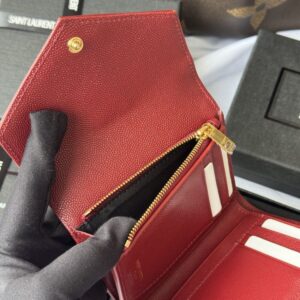 【AT10664】サンローランYSLクラシッククロコダイル柄三つ折り財布 ワインレッド 高級牛革素材 | Saint Laurent Paris