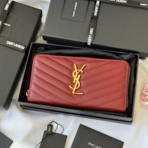 【AT10668】セントローレントのローズレッドメタリックカビアレザーウォレット | YSL