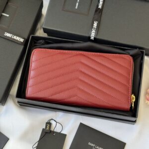 【AT10668】セントローレントのローズレッドメタリックカビアレザーウォレット | YSL