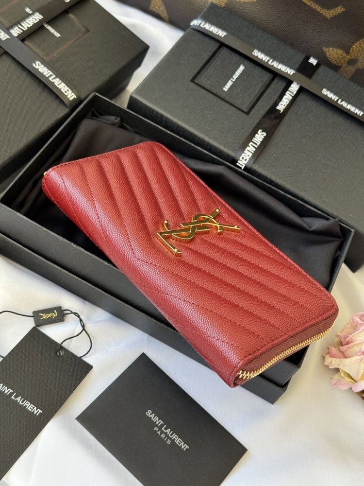【AT10668】セントローレントのローズレッドメタリックカビアレザーウォレット | YSL
