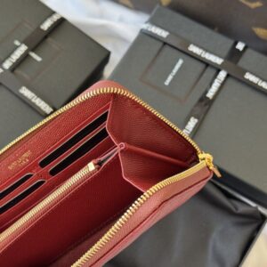 【AT10668】セントローレントのローズレッドメタリックカビアレザーウォレット | YSL