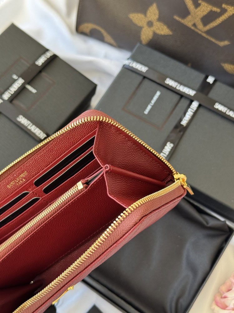 【AT10668】セントローレントのローズレッドメタリックカビアレザーウォレット | YSL