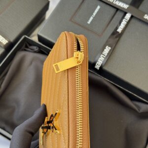 【AT10670】サンローランの贅沢なフィッシュスキン柄財布 - 都会の女性のための完璧なアクセサリー、12枚のカードスロット、ファスナー付きコインポケット、優雅なデザイン、ビジネスからカジュアルまで対応 | Yves Saint Laurent