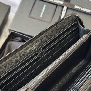 【AT10673】サンローランエレガントなキャビアスキンクラシックウォレット | Saint Laurent Paris