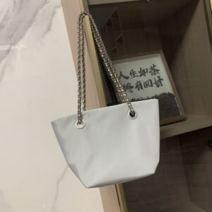 【AT10681】トリーバーチのEllaミニチェーンバッグ - 優雅な再生ナイロン素材で軽快な日常必需品 | Tory Burch