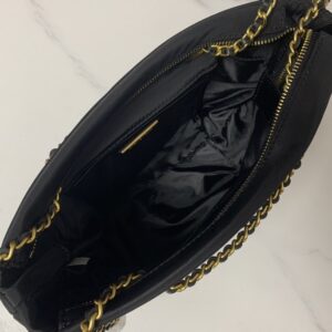 【AT10683】Tory BurchのEllaミニチェーンバッグ - 高品質リサイクル素材で軽やかなエレガントさを表現 | Tory Burch