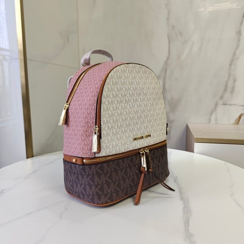 【AT10684】マイケル・コースのRhea Zip バックパック - 都会のファッションとくつろぎを放つバッグ | Michael Kors