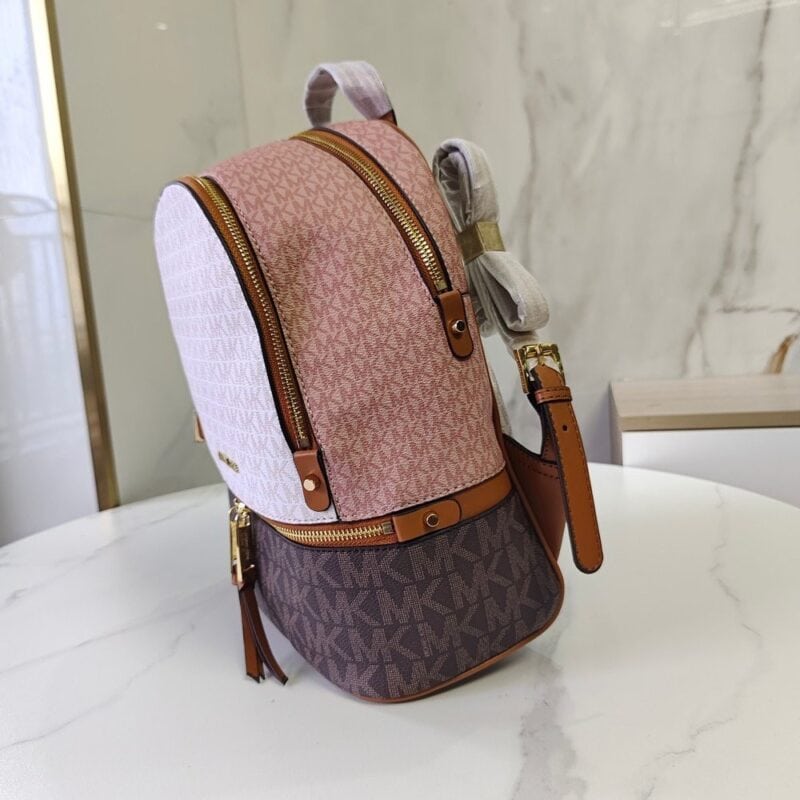 【AT10684】マイケル・コースのRhea Zip バックパック - 都会のファッションとくつろぎを放つバッグ | Michael Kors