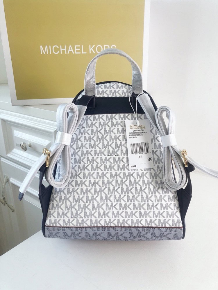 【AT10686】マイケル・コースの都会の女性のためのリア・ジップシリーズバックパック | Michael Kors