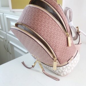 【AT10687】マイケル・コース(Michael Kors)のリア ジップ リュックサック - 都会の女性におすすめのエレガントなファッションアイテム | Michael Kors